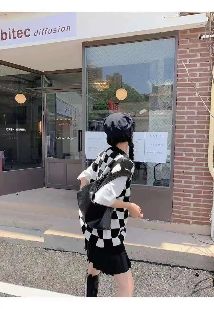 Sweater Vest Autumn New Womens Sweet Chic Leisure Soft Plaid Simple All-match Japanese Style Loose V-neck Fashion Daily Students