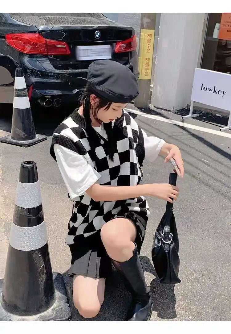 Sweater Vest Autumn New Womens Sweet Chic Leisure Soft Plaid Simple All-match Japanese Style Loose V-neck Fashion Daily Students