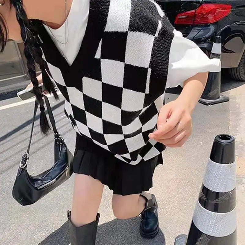 Sweater Vest Autumn New Womens Sweet Chic Leisure Soft Plaid Simple All-match Japanese Style Loose V-neck Fashion Daily Students
