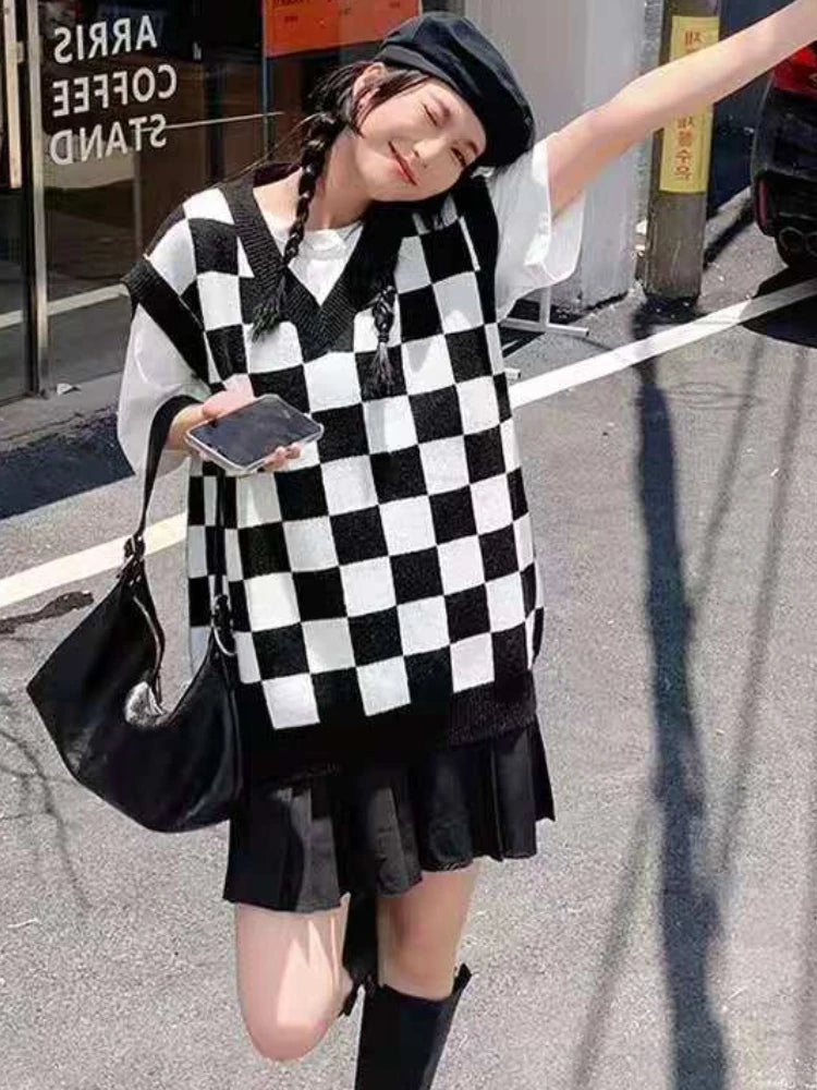 Sweater Vest Autumn New Womens Sweet Chic Leisure Soft Plaid Simple All-match Japanese Style Loose V-neck Fashion Daily Students
