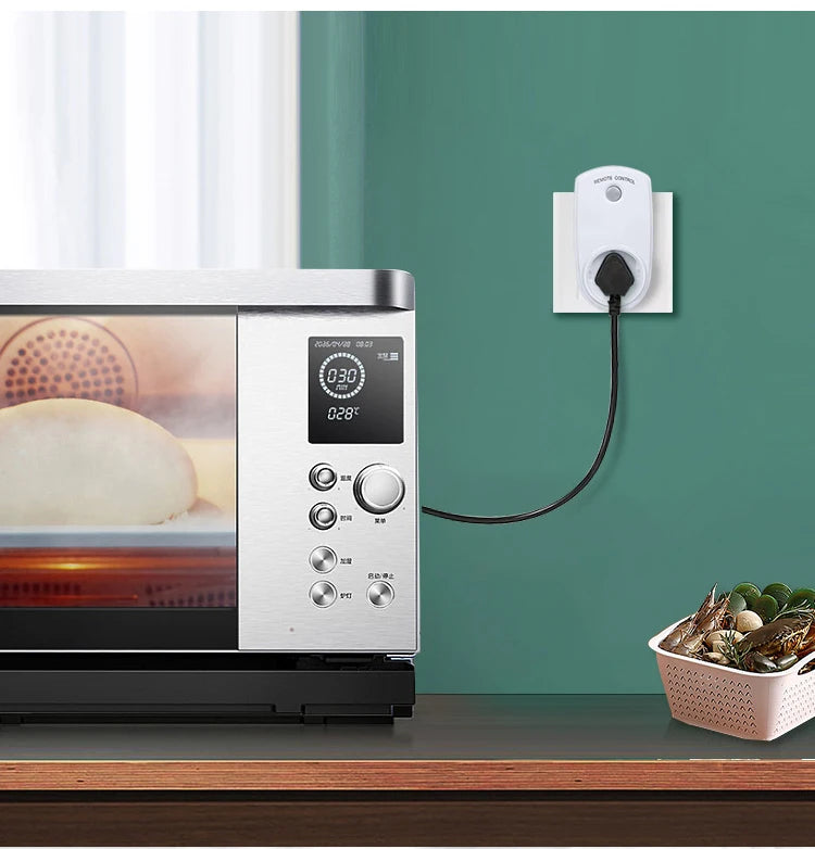 Wireless Smart Remote Control Socket Plug Power Outlet Light Switch Plug Socket Power Outlet Socket EU Plug with Remote Control