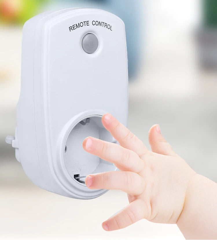 Wireless Smart Remote Control Socket Plug Power Outlet Light Switch Plug Socket Power Outlet Socket EU Plug with Remote Control